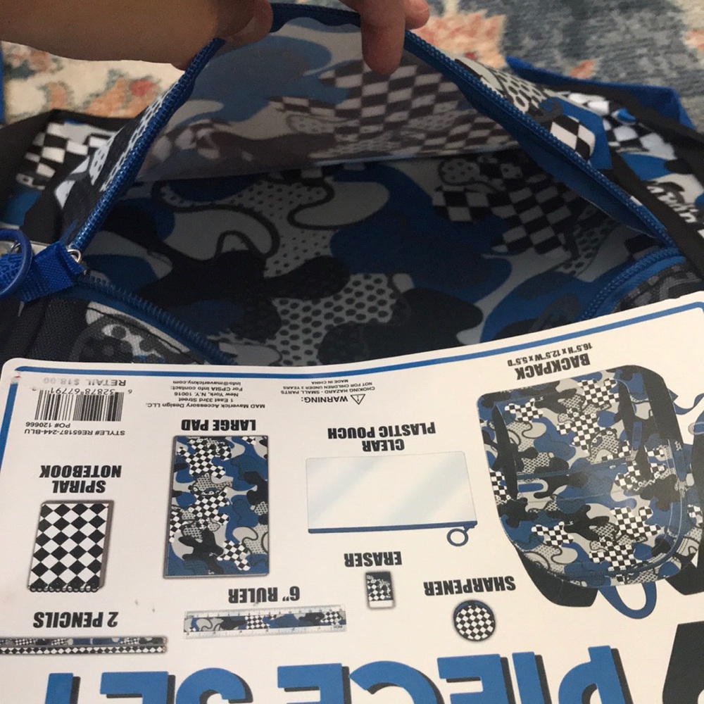 9 Piece Set Printed Backpack - Picture 6 of 6